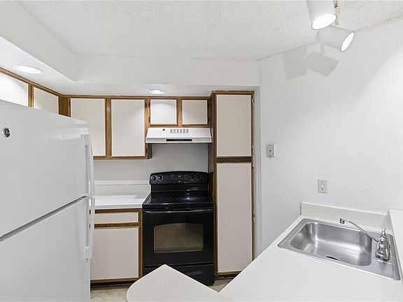 4th image of 4572 Commander Dr APT 1227