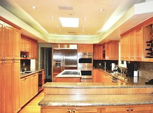 270 W 35th St, Miami Beach, FL 33140