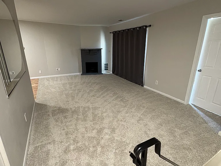 606 Alpine Ct — Photo 4