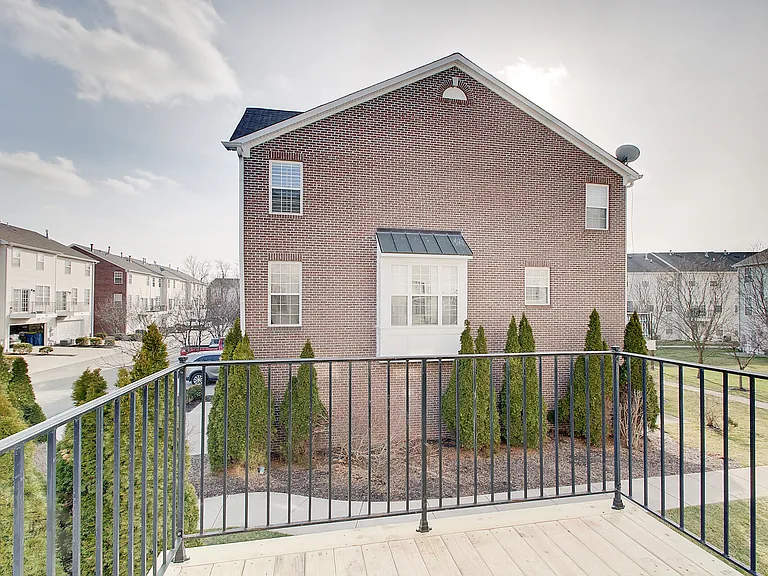 9465 Tanhurst Dr — Photo 24