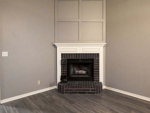 3rd image of 2414 Silverhill Dr
