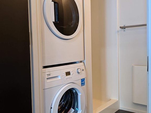 5th image of 612 Tacoma Ave S #104