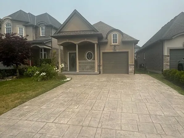 8446 Jennifer Cres, Niagara Falls, ON L2H 0J3