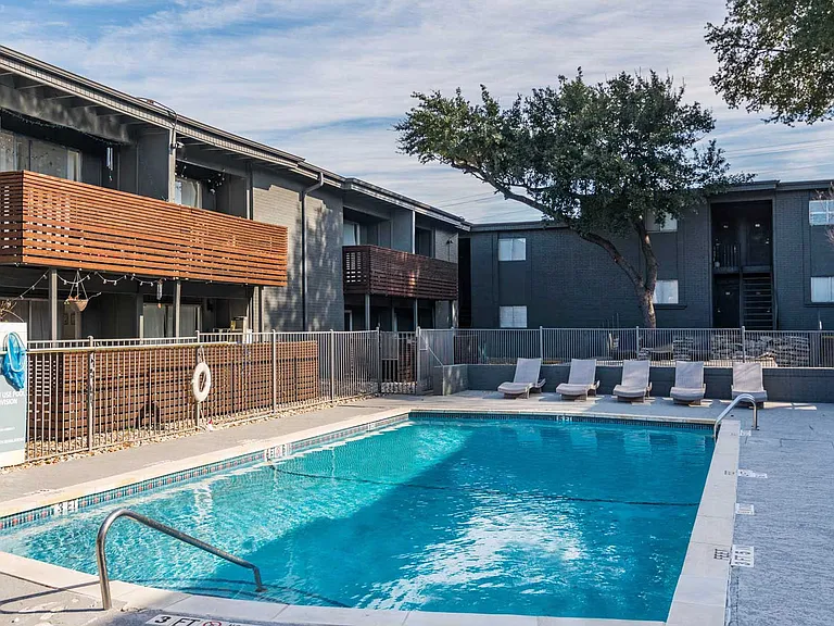 Cascade Apartments — Photo 23