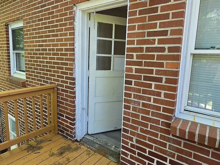 2912 Woodleigh St #2 — Photo 17