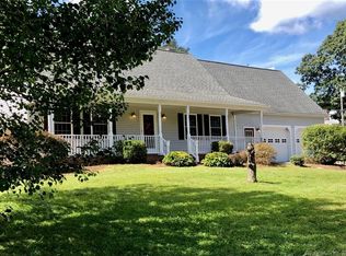 4 Elton Ct, Uncasville, CT 06382