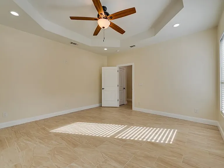 8408 W Larry Ln — Photo 16