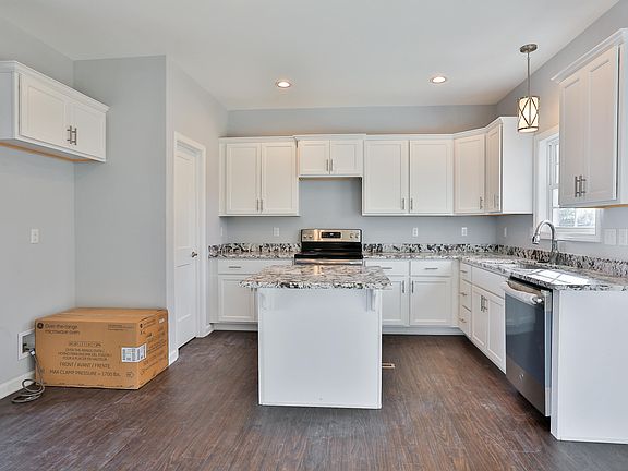 4th image of 408 Reserves Ct