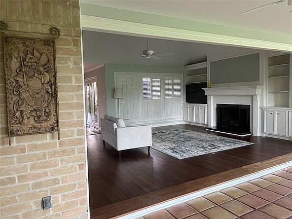 5th image of 314 Fox Briar Ln