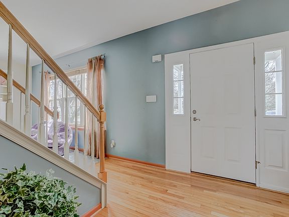 5th image of 131 Moorehall Dr