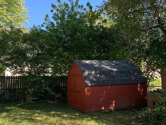3rd image of 2413 Danube Ct
