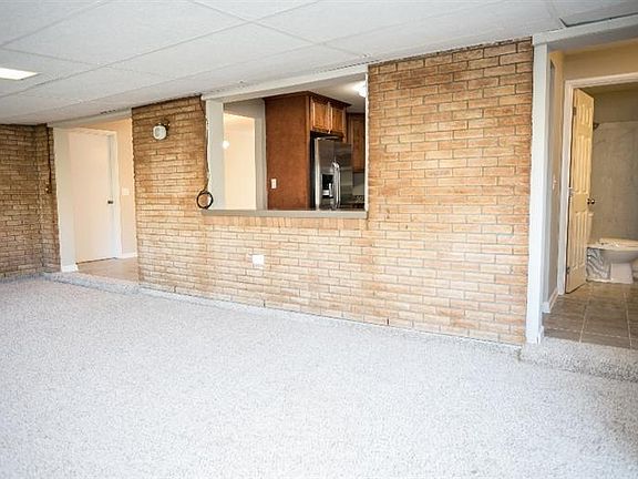 3rd image of 1042 Hickok Ln