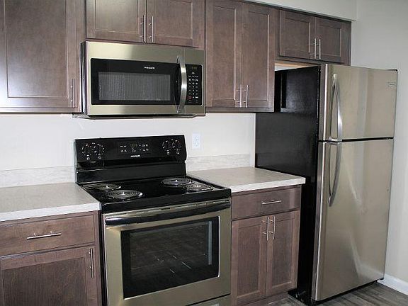 2nd image of 2615 Greenstone Blvd #315