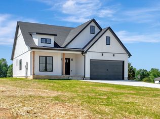 28 Harding Rd, Leoma, TN 38468