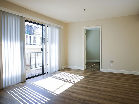 2nd image of 101 W Canada APT 8