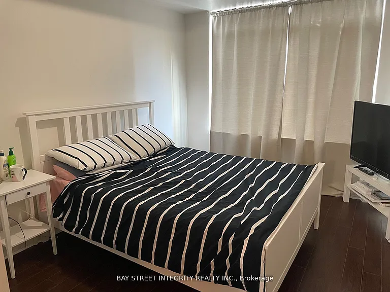 151 Upper Duke Cres #215 — Photo 5