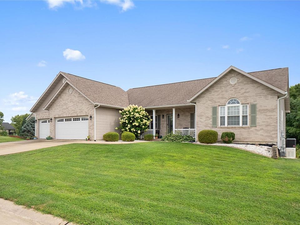 1st image of 124 Oak Hill Dr