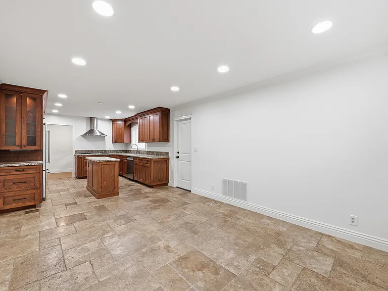 1970 Pelican Pl — Photo 14
