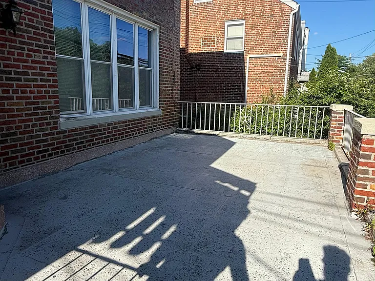 Mace Ave — Photo 13