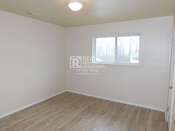 5th image of 4302 Parker St #B