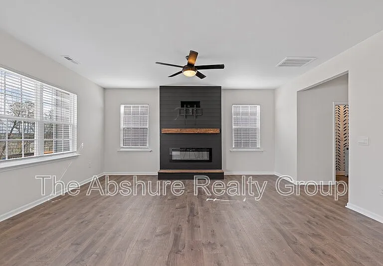 49 River Bank Rd — Photo 12