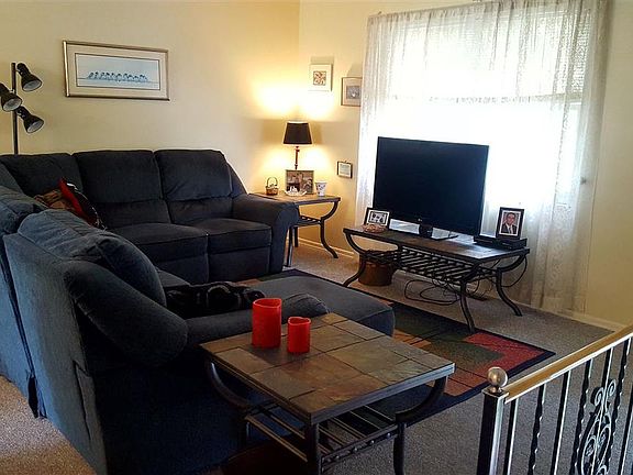 4th image of 18 Westwood Dr
