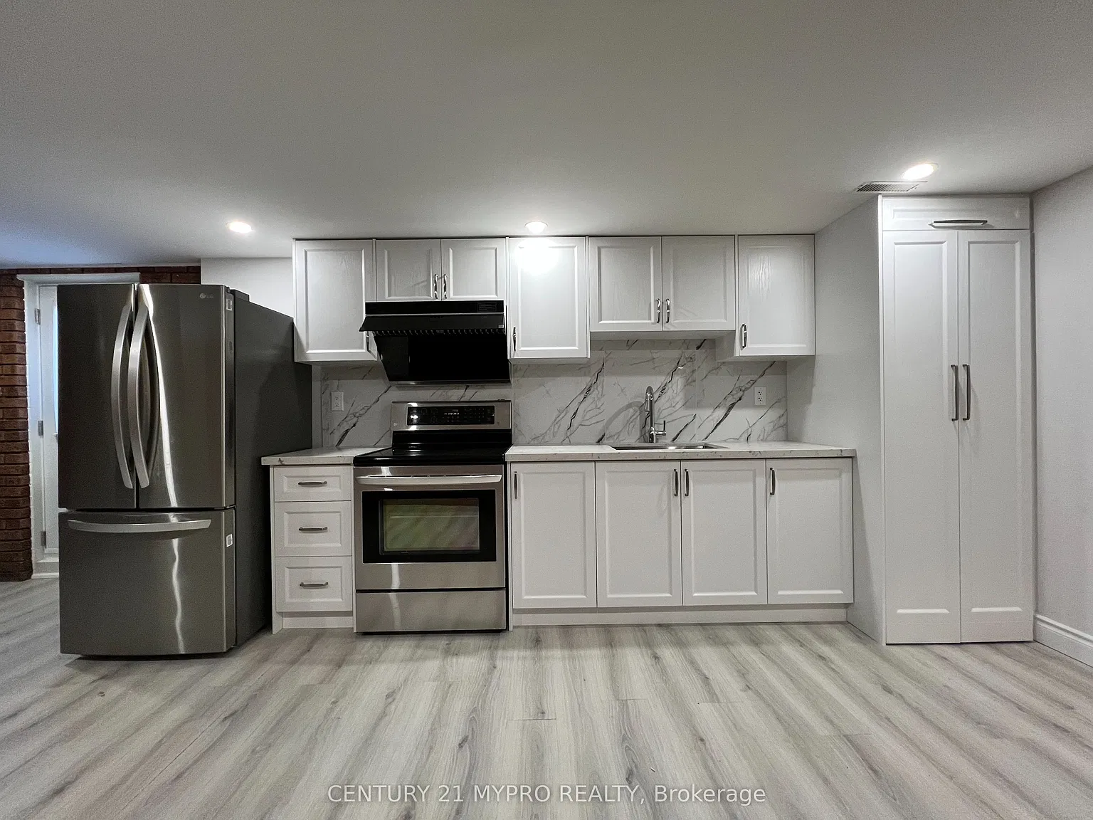3 bed, $2,600 — Photo 2