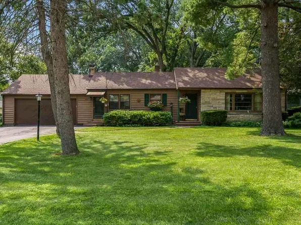 1811 Hillcrest Rd, Rockford, IL 61108