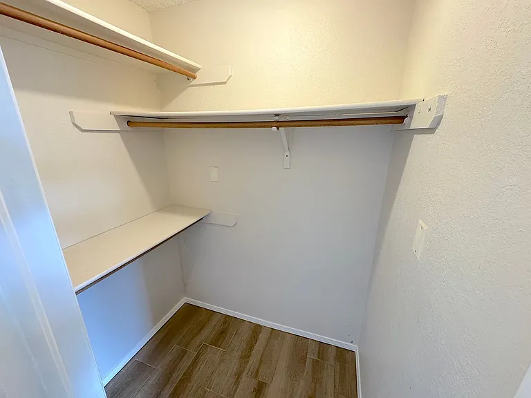 11813 Kings Arms Ct — Photo 11