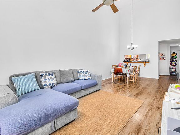 4th image of 7610 Pinewalk Dr S #128