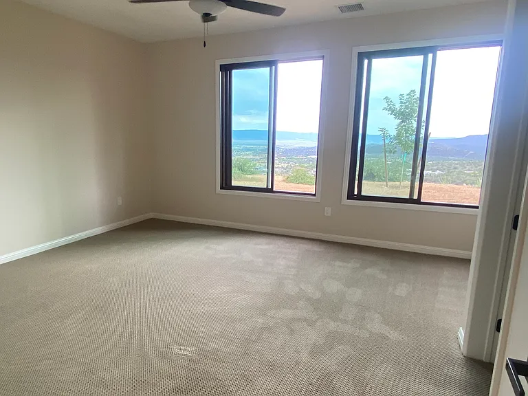 703 W Lee Blvd — Photo 11