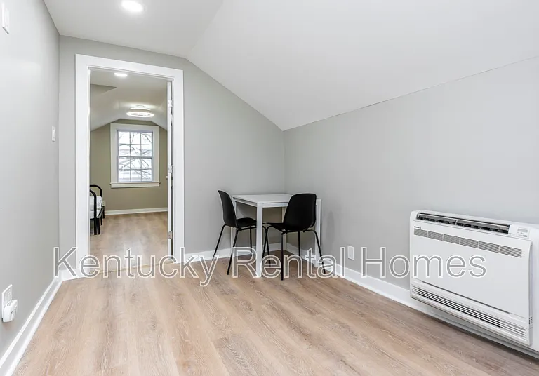 161 Preston Ave — Photo 8