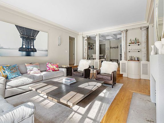 4th image of 45 E 9th St APT 31