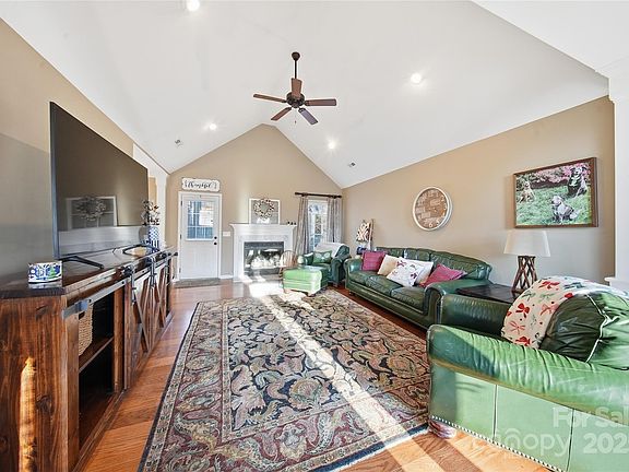 4th image of 3661 Trabert Ct