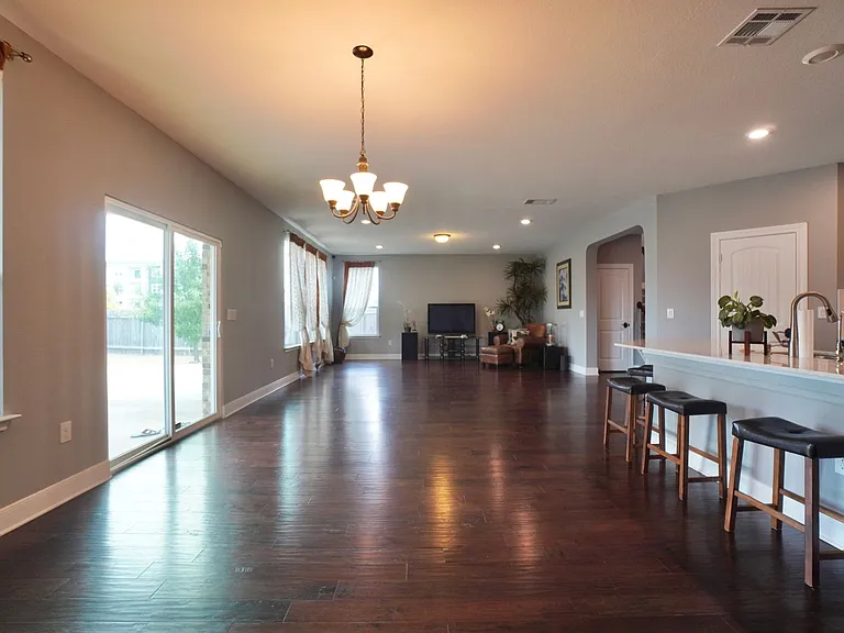 7016 Lickeen Ct — Photo 11