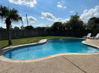 16610 La Avenida Dr, Houston, TX 77062