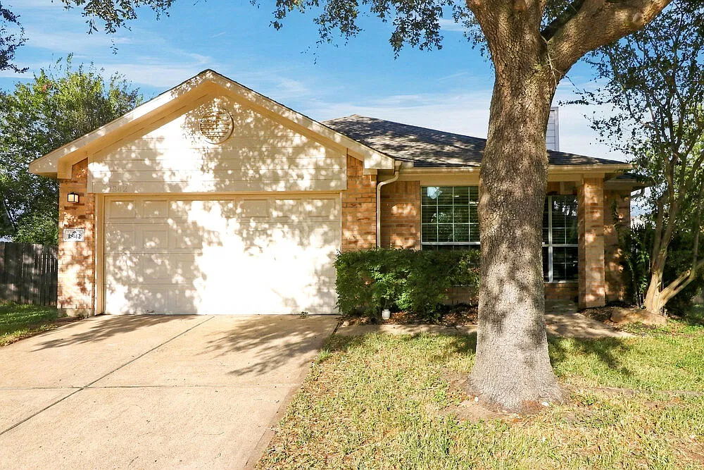 3 bed, 2.0 bath, 1428 sqft, $1,875 — Photo 1