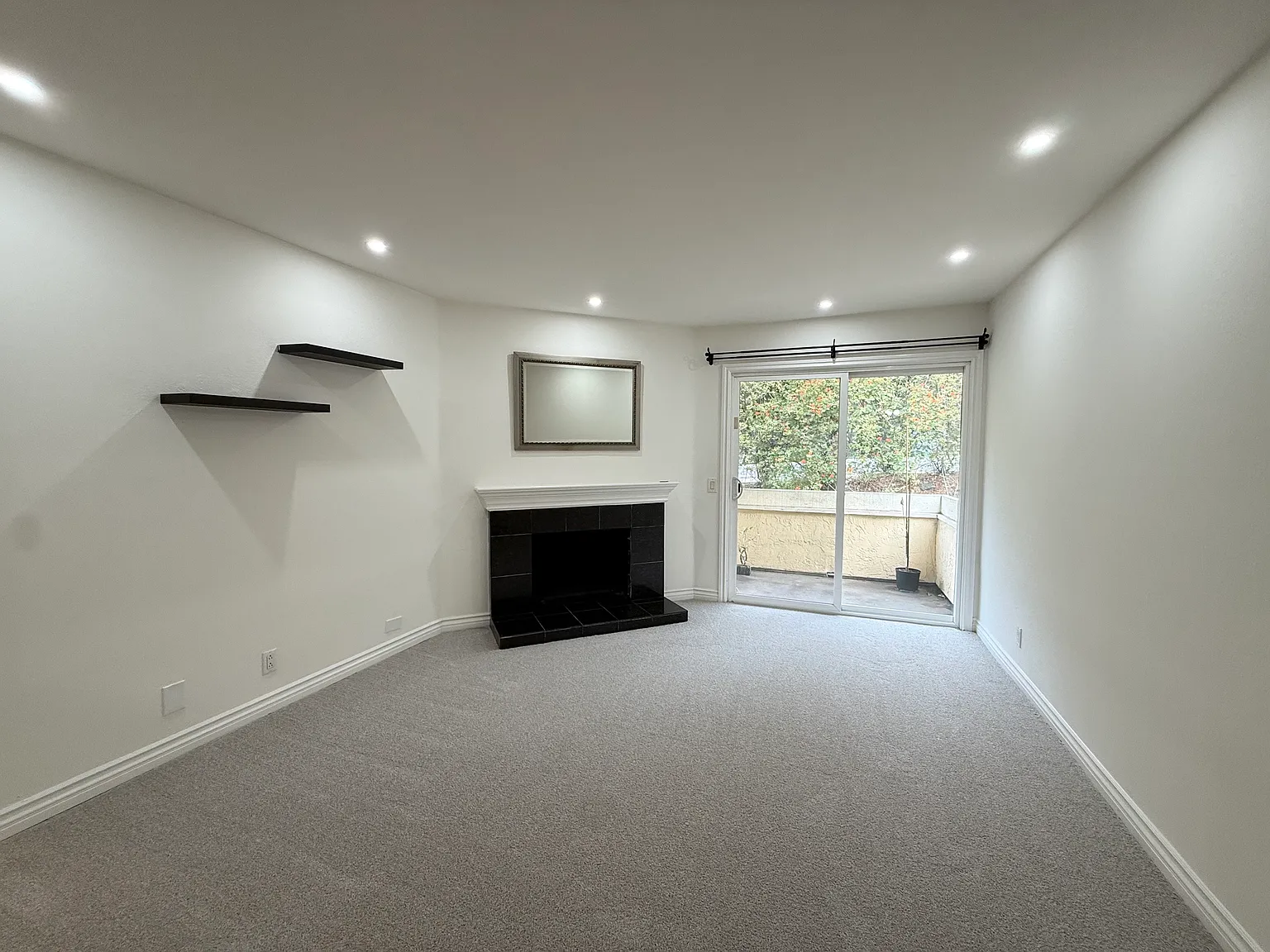 2 bed, 850 sqft, $2,680 — Photo 1
