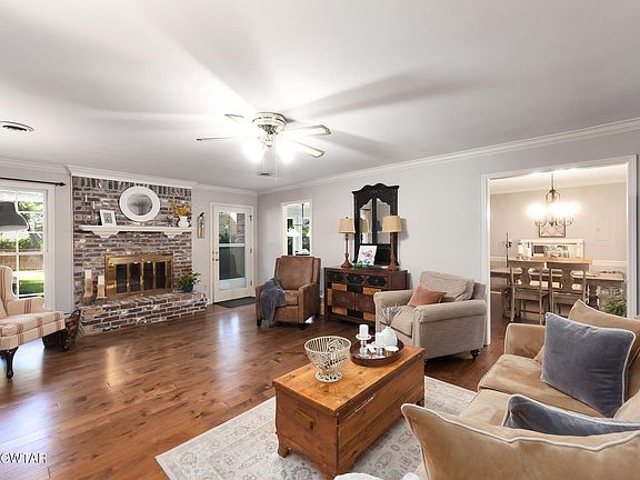 4th image of 19 Sunnymeade Dr