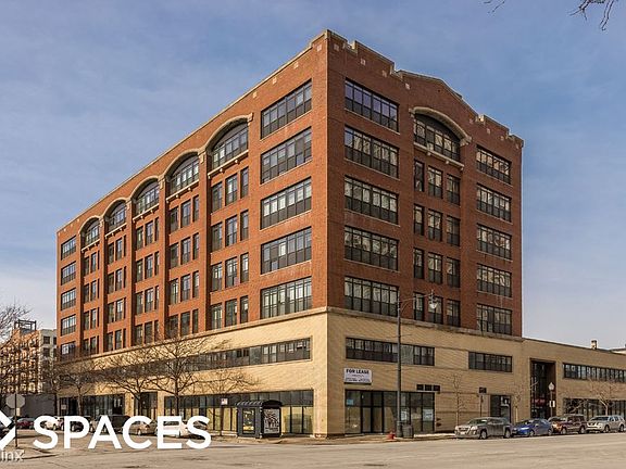 2nd image of 2036 S Michigan Ave #305