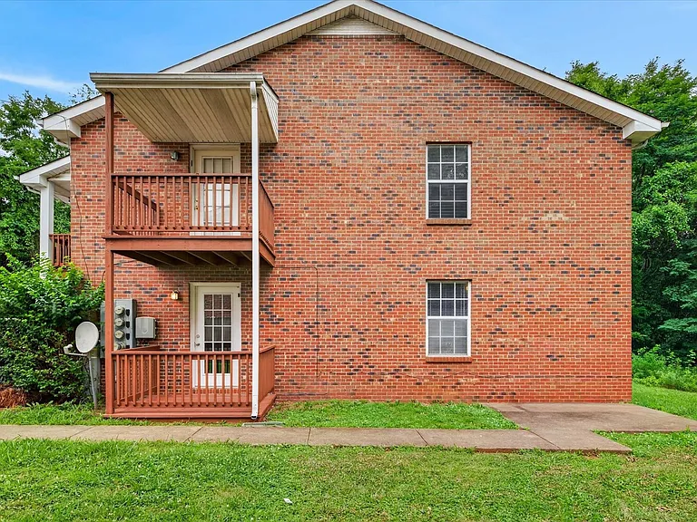 Waters Edge Drive-1851 (x4) — Photo 22