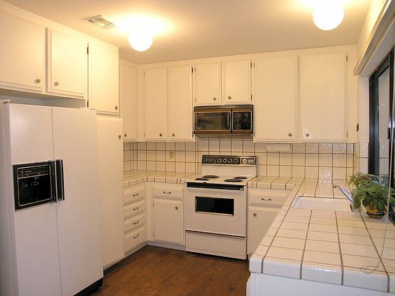 Light/Bright Kitchen