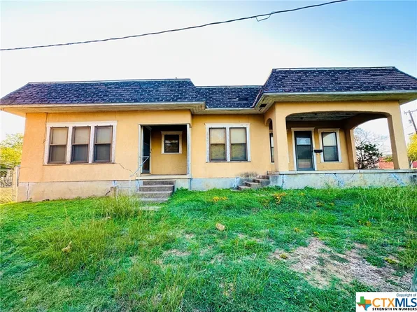 1108 College St, Gatesville, TX 76528