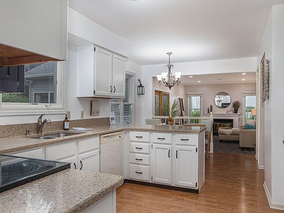 5th image of 3267 Wadsworth Ln