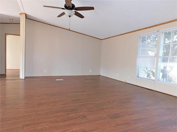 3rd image of 16432 Hill Country Dr