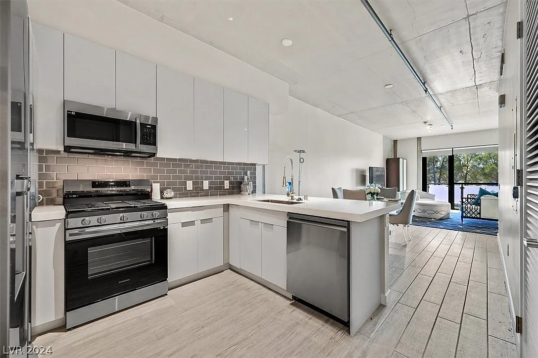 1 bed, 1.0 bath, 917 sqft, $3,000 — Photo 4