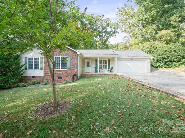 2714 Mauser Dr, Newton, NC 28658