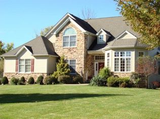 1 Reiher Ct, West Caldwell, NJ 07006