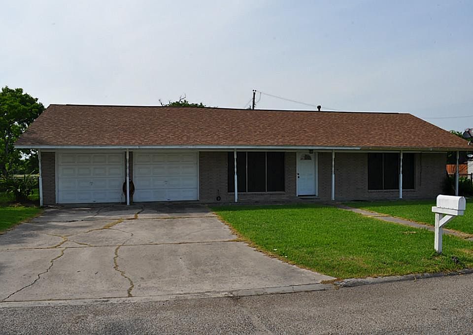 1st image of 7805 Bayview Dr