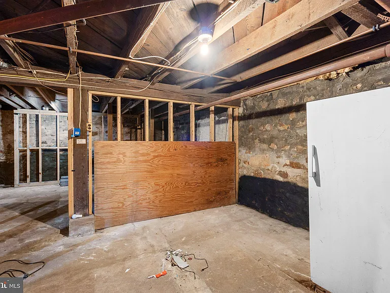 8904 Church Ln — Photo 34